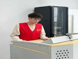 以專業(yè)立標(biāo)桿 以高效顯實(shí)力—記2025年第四季度“效率之星”邱雨